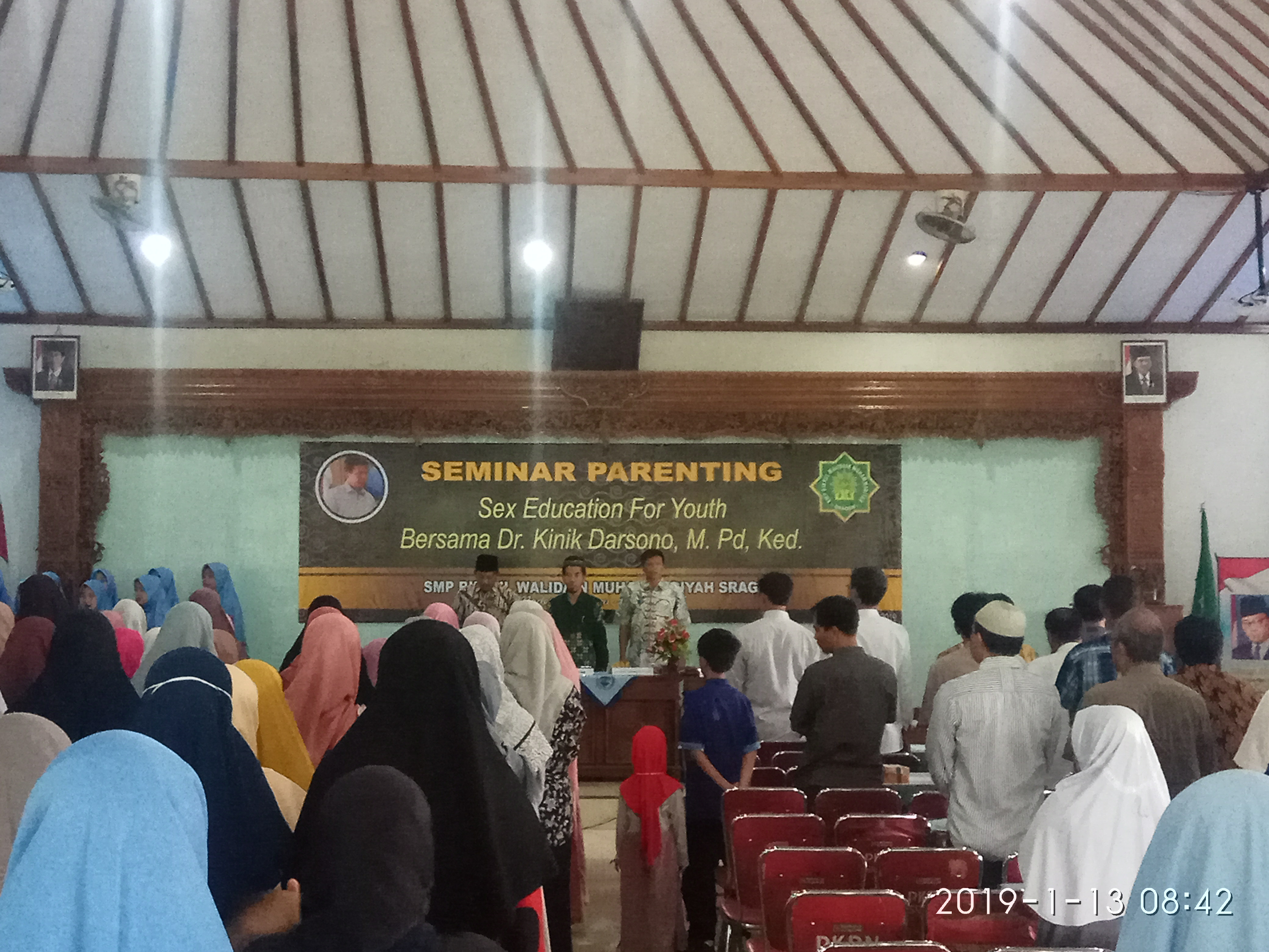 SMP Birrul Walidain Muhammadiyah Sragen gelar Seminar Parenting